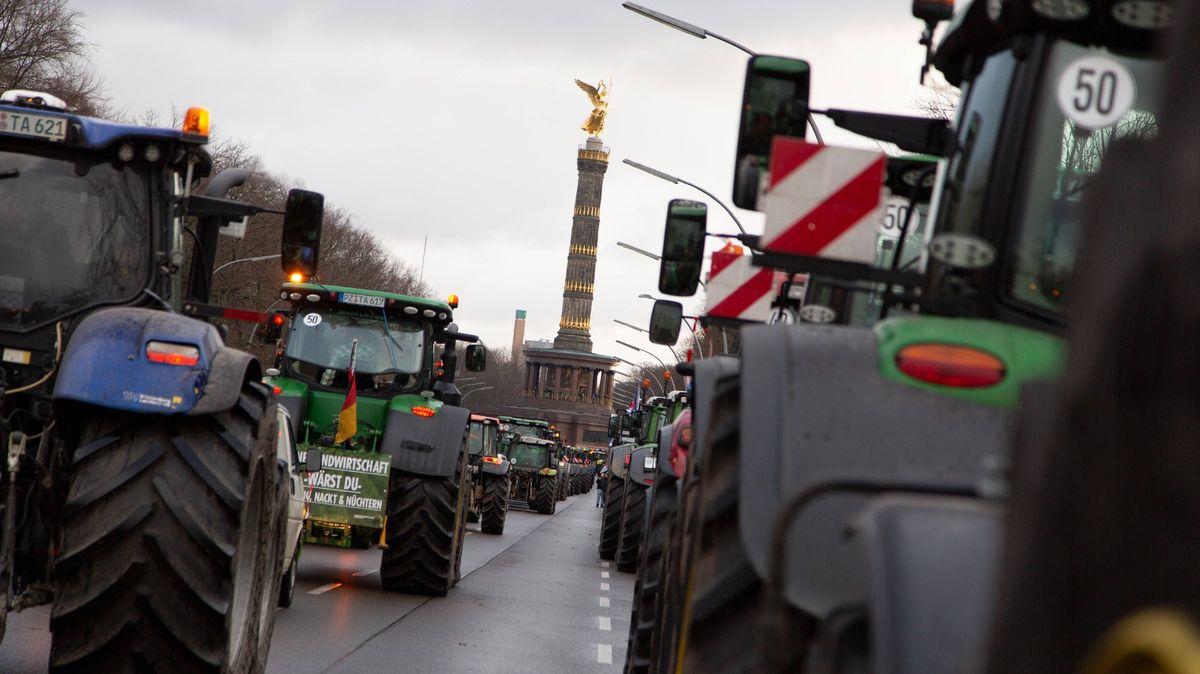 Glosa: Traktory v Berlíně. Scholzova vláda se otřásla v základech